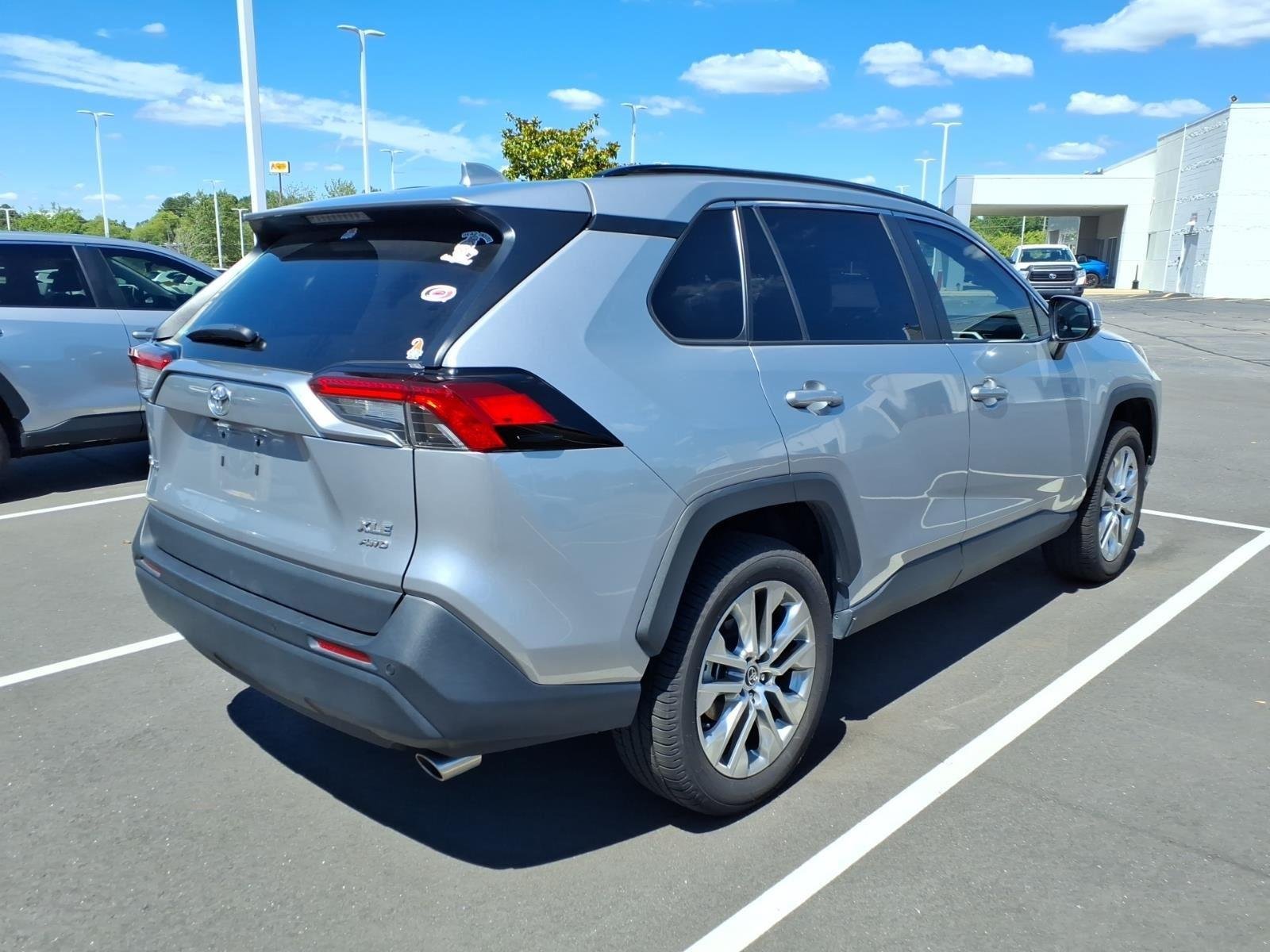 Used 2021 SILVER TOYOTA  image 3