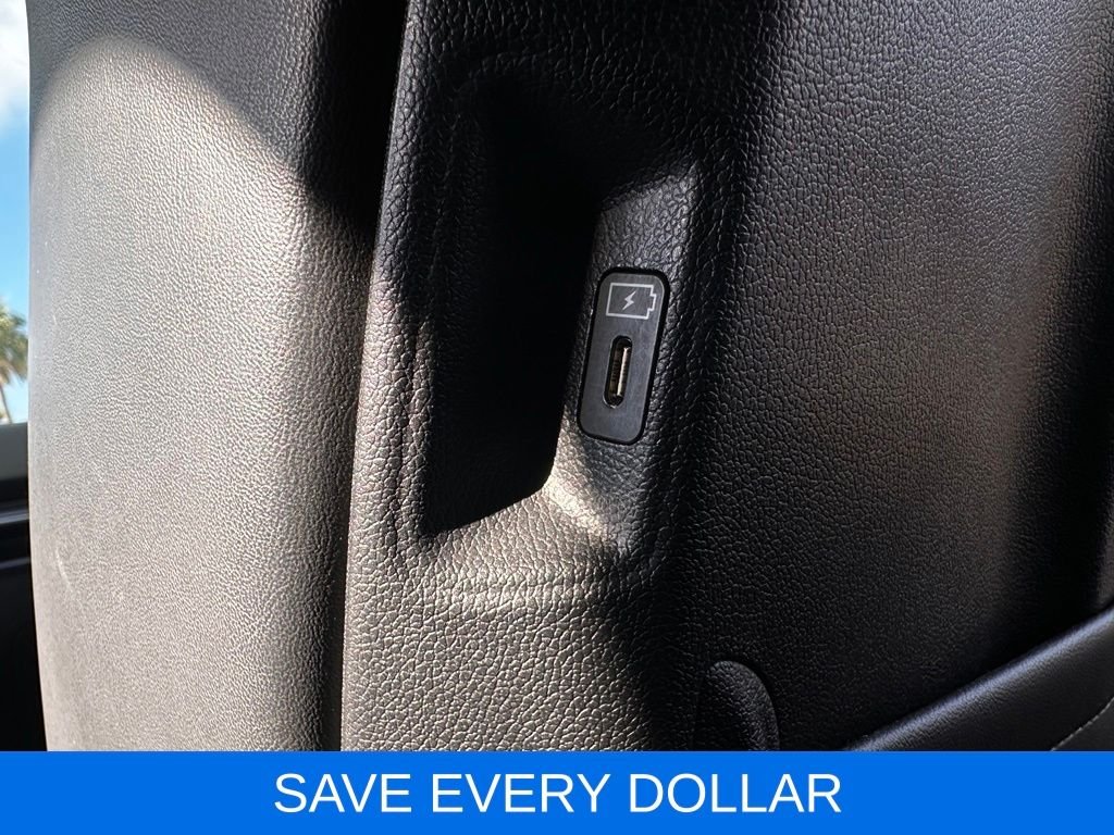 Used 2025 Red Kia S image 19