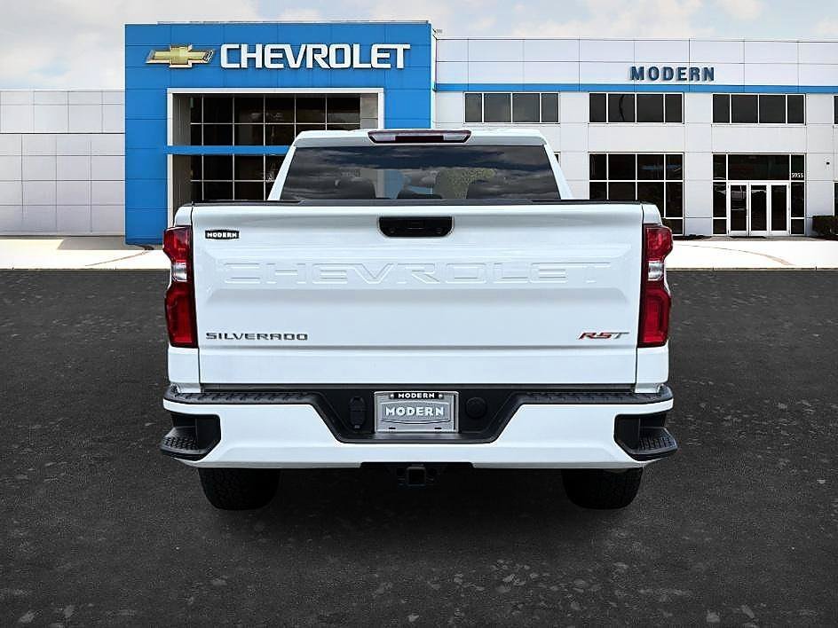 Used 2024 Summit White Chevrolet RST image 4