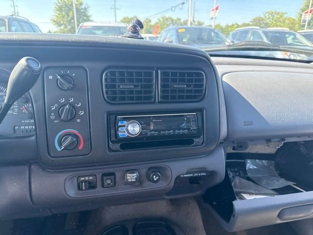 Used 1999  Dodge Base image 30