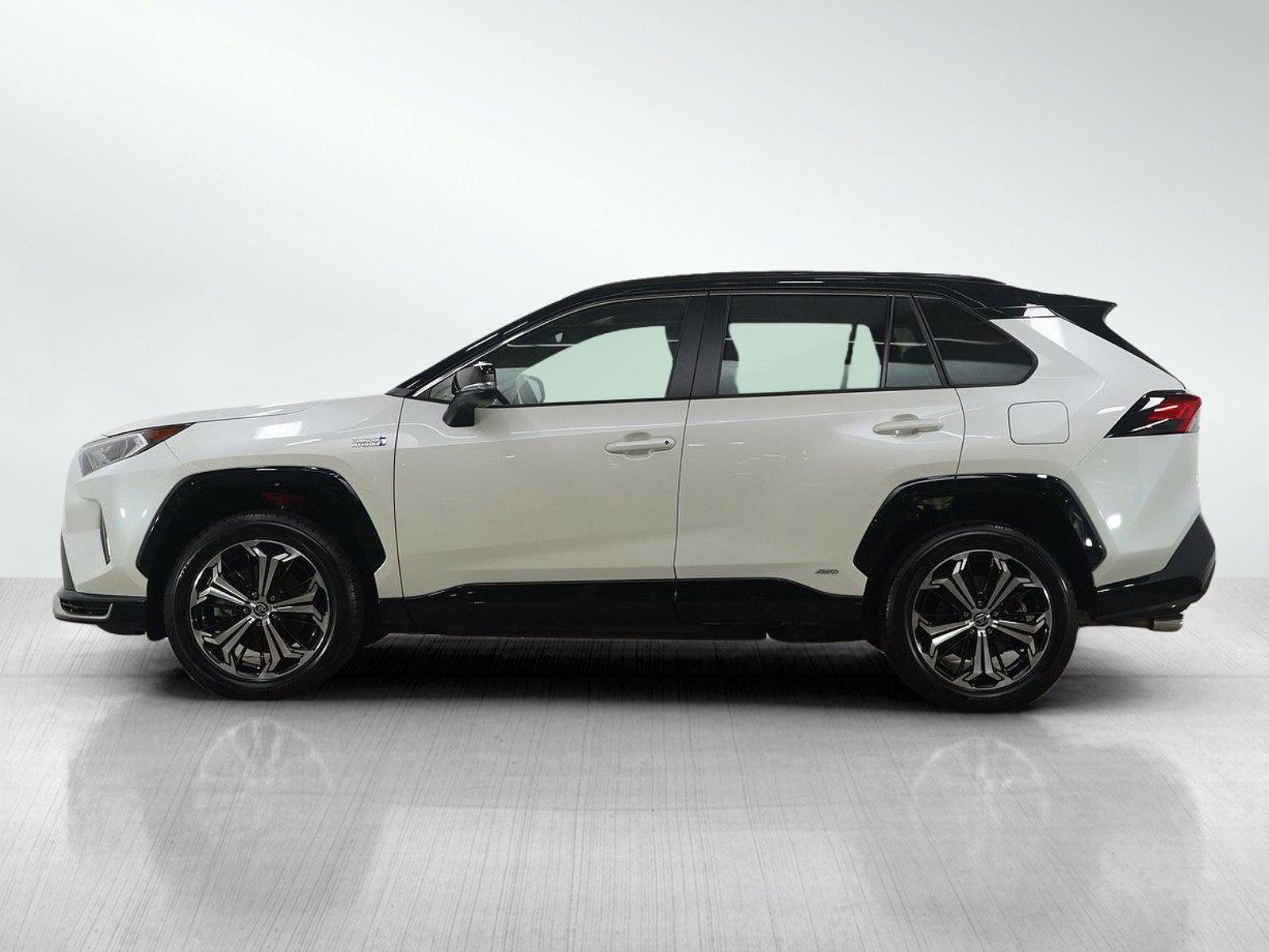 Used 2021 Toyota RAV4 XSE with VIN JTMEB3FV5MD070449 for sale in Minneapolis, Minnesota