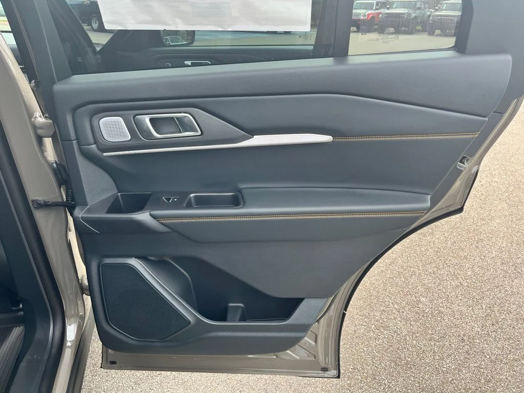 New 2026 Gray Ford Tremor image 9