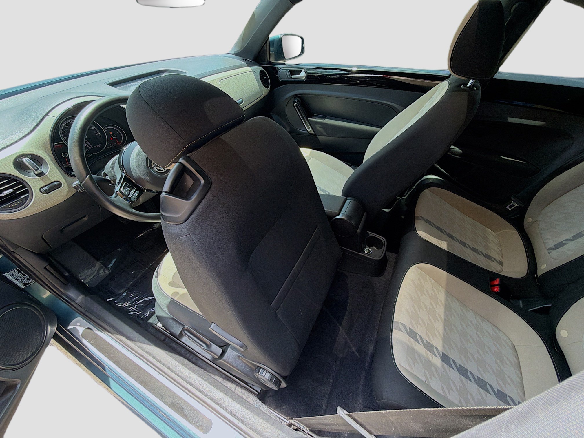 Used 2018 Teal Metallic Volkswagen Coast image 23