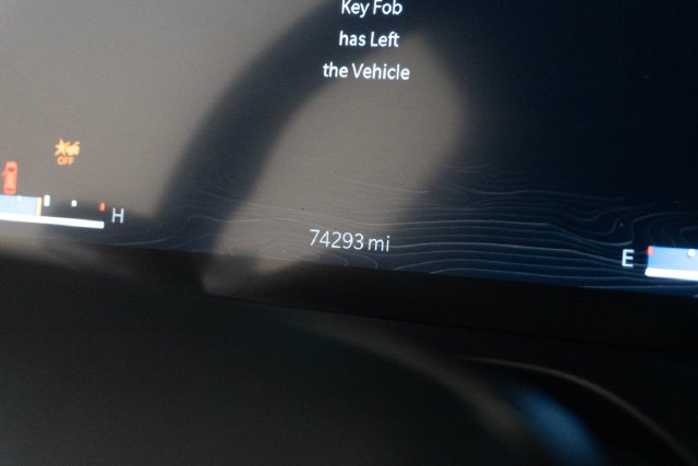 Used 2021 Black Jeep Altitude image 17