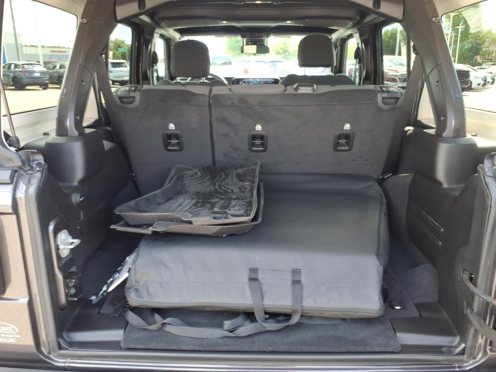 Used 2024 Granite Crystal Metallic Clearcoat Jeep Sport S image 30