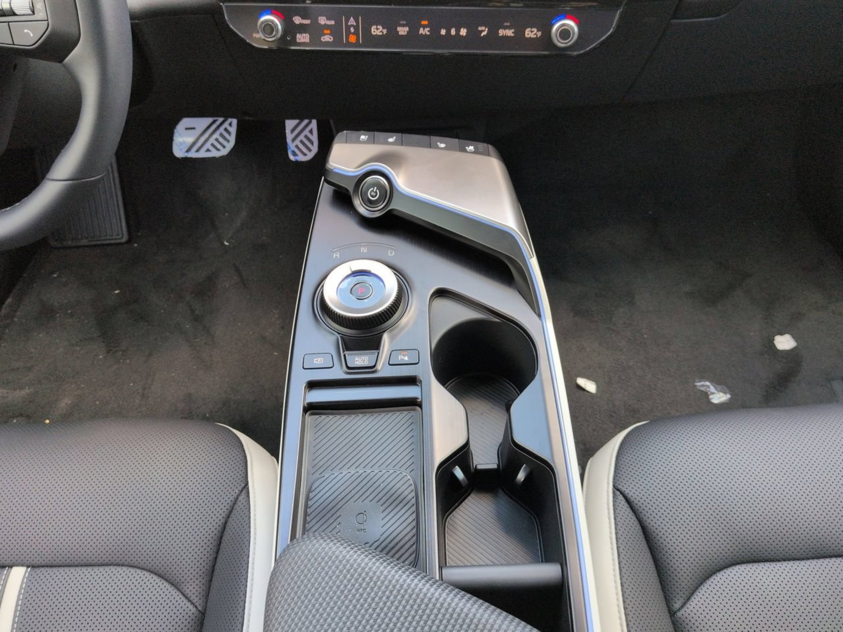 New 2026 Glacier White Pearl/Black Roof Kia GT-Line image 13