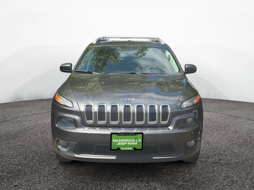 Used 2015 Gray Jeep Latitude image 8