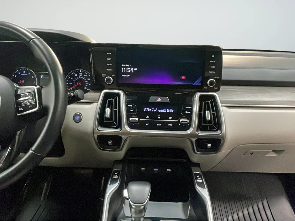 Used 2022 White Kia S X-LINE image 20
