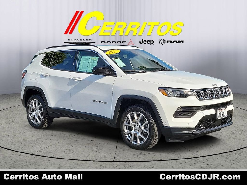 2023 Jeep Compass Latitude Lux