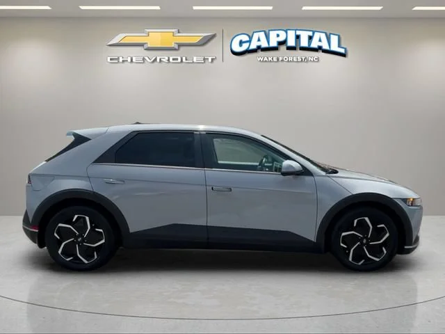 Used 2023 Gray Hyundai SEL image 6