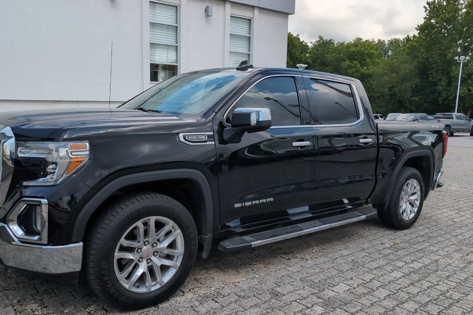 Used 2021 ONYX BLACK GMC SLT image 11