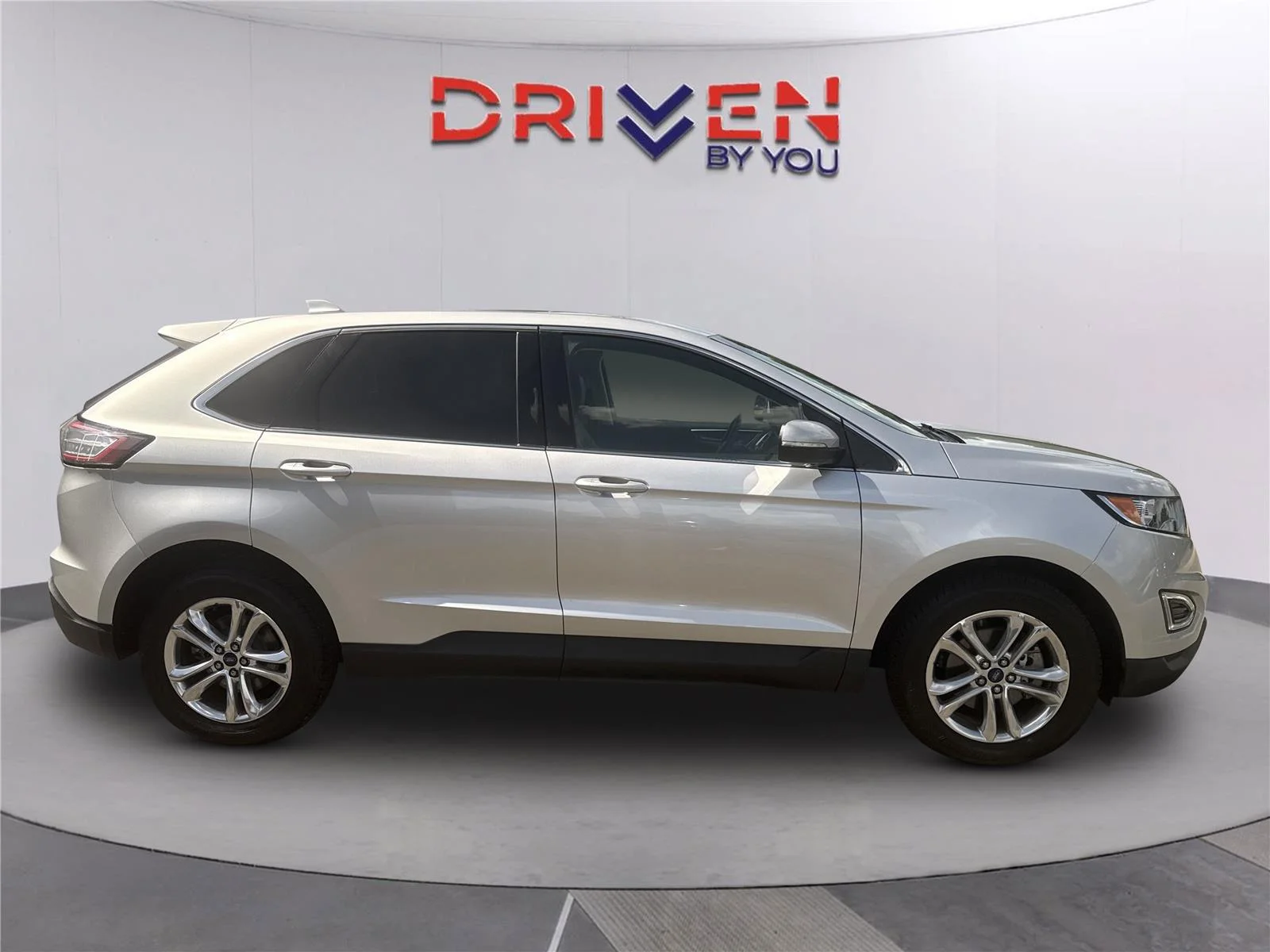 Used 2018 Ingot Silver Ford SEL image 3