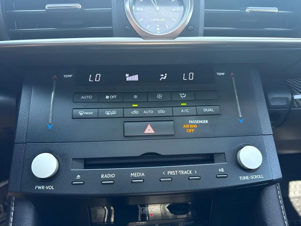 Used 2015 Black Lexus F image 16