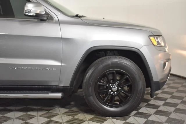 Used 2016 Silver Jeep Limited image 11