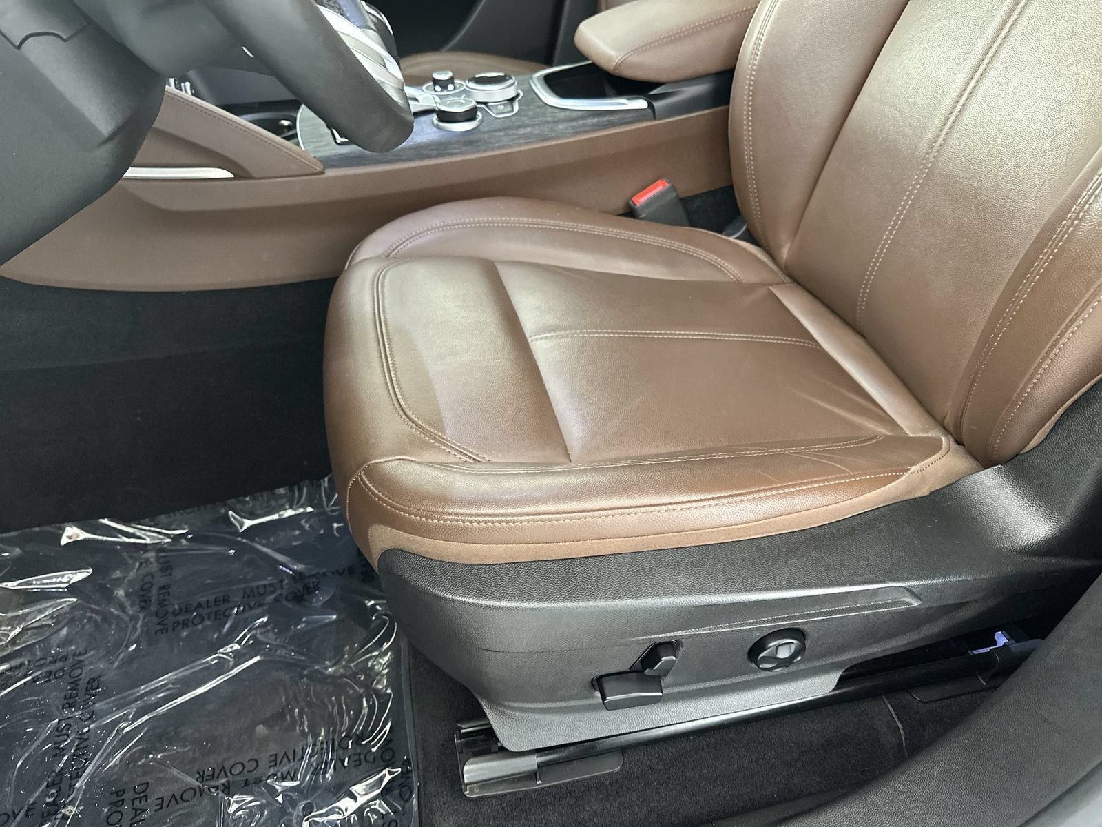 Used 2020 Black Alfa Romeo Base image 12