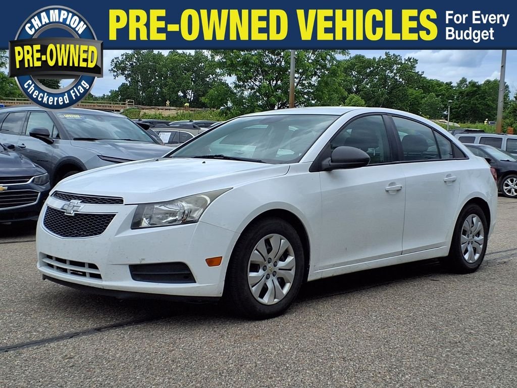 Used 2013 White Chevrolet LS image 1