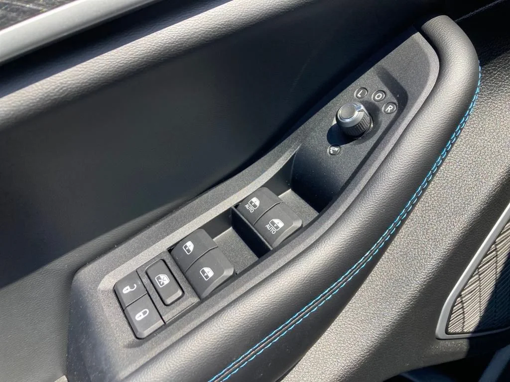 New 2024 Midnight Sky Exterior Paint Jeep Trailhawk 4xe image 12