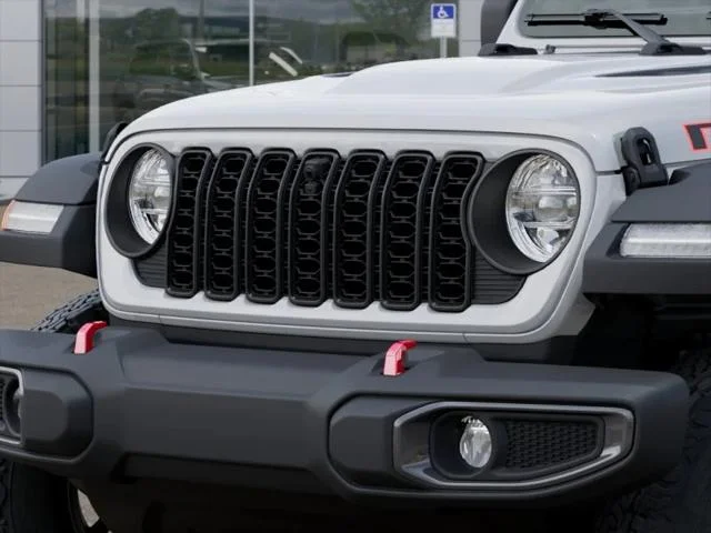 New 2025 Bright White Clear-Coat Exterior Paint Jeep Rubicon image 38