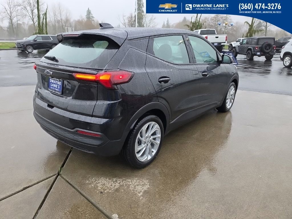 2027 Chevrolet Bolt LT - Photo 6