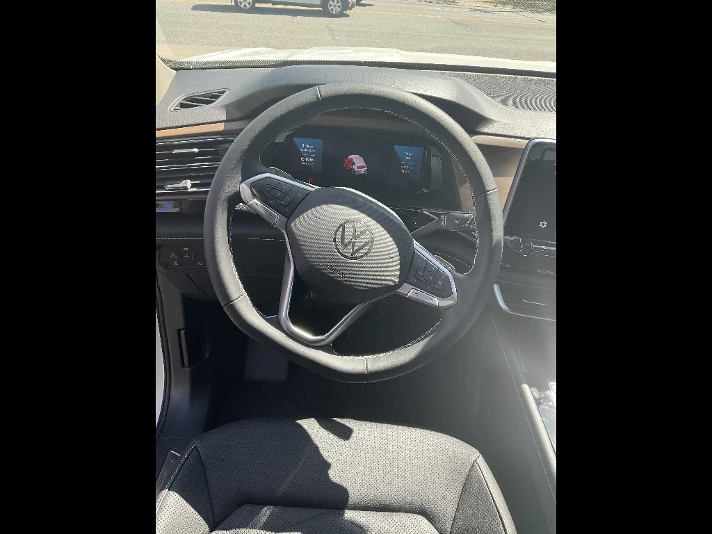 New 2026 Opal White Pearl Volkswagen SE 4Motion image 8