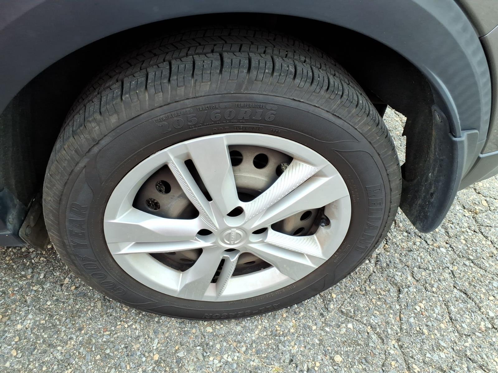 Certified Used 2024 Gun Metallic Nissan S image 8