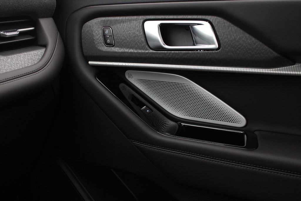 2026 Ford Explorer Platinum - Photo 23