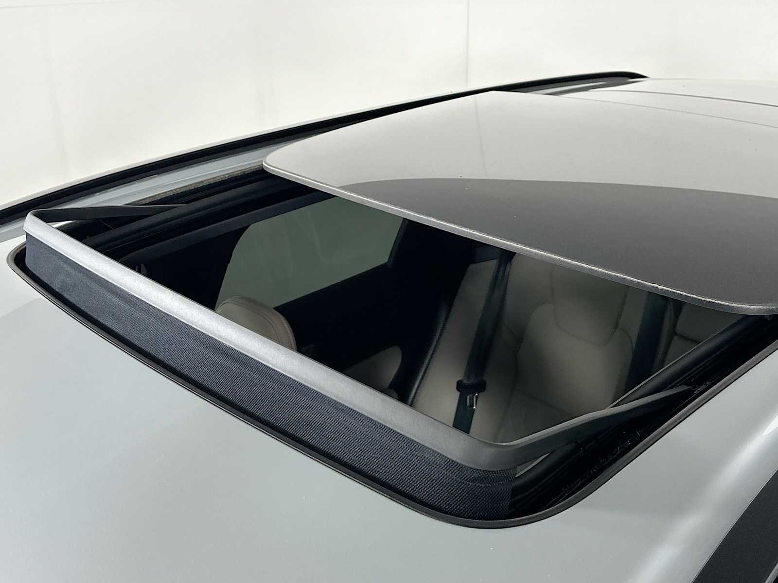 New 2026 Vapour Grey Volvo Plus image 19