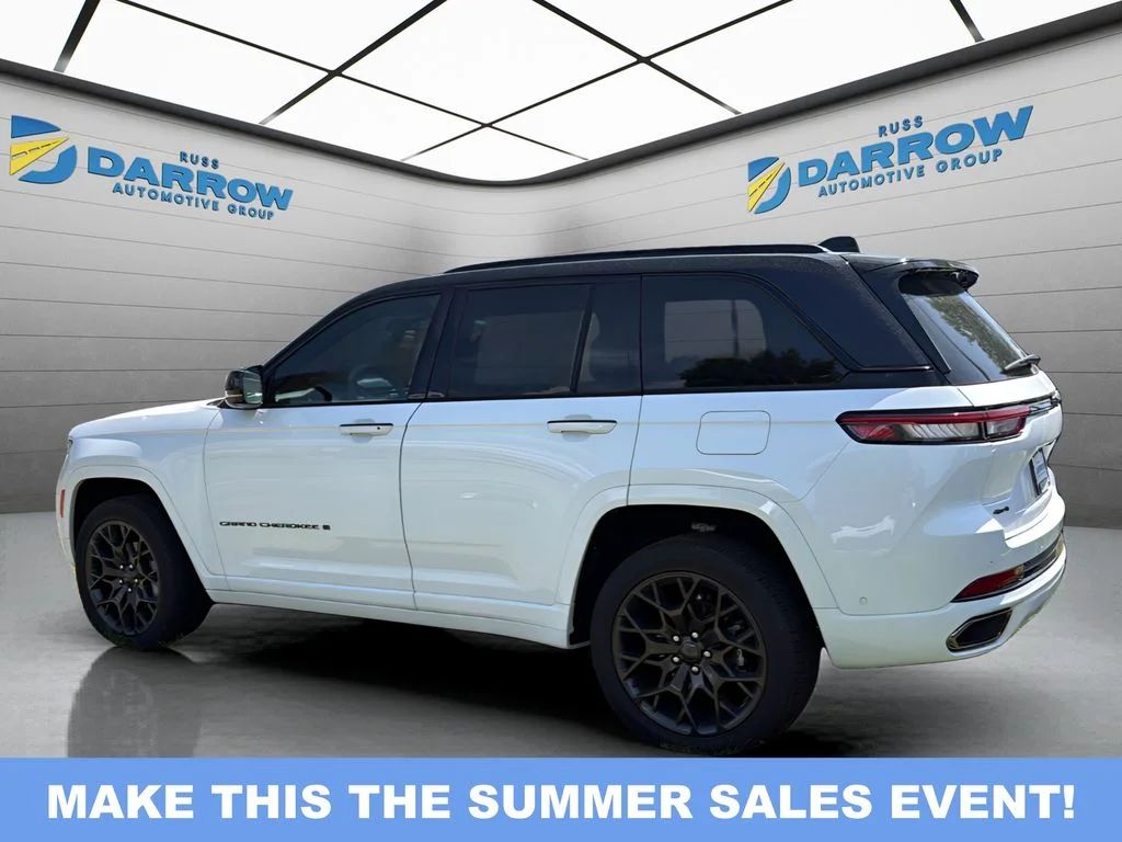 New 2025 Bright White Clear-Coat Exterior Paint Jeep Summit Reserve image 5