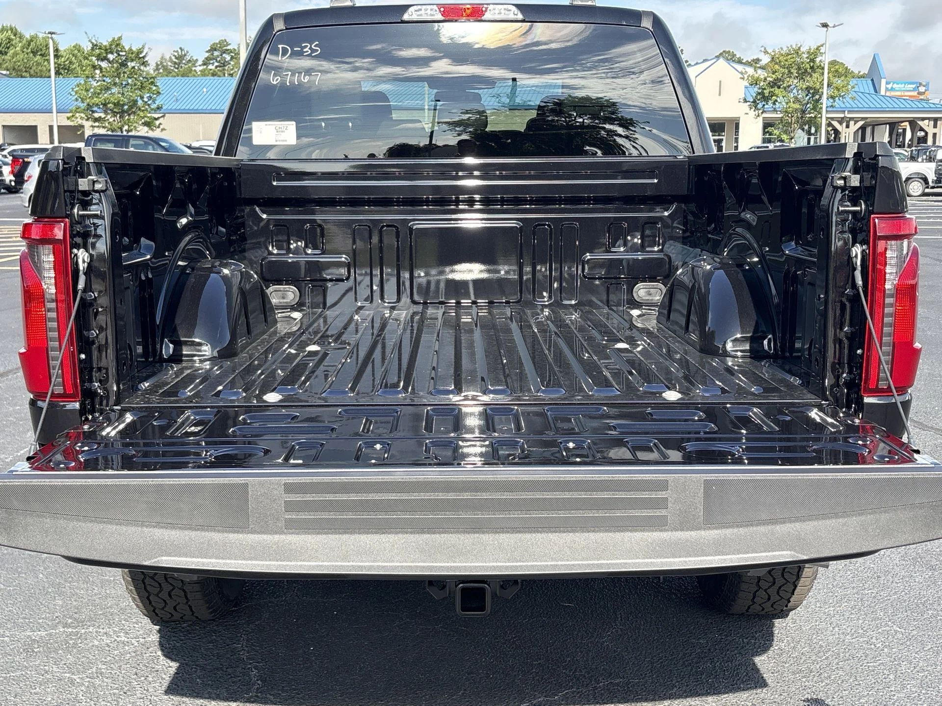 New 2026 Agate Black Metallic Ford XLT image 21