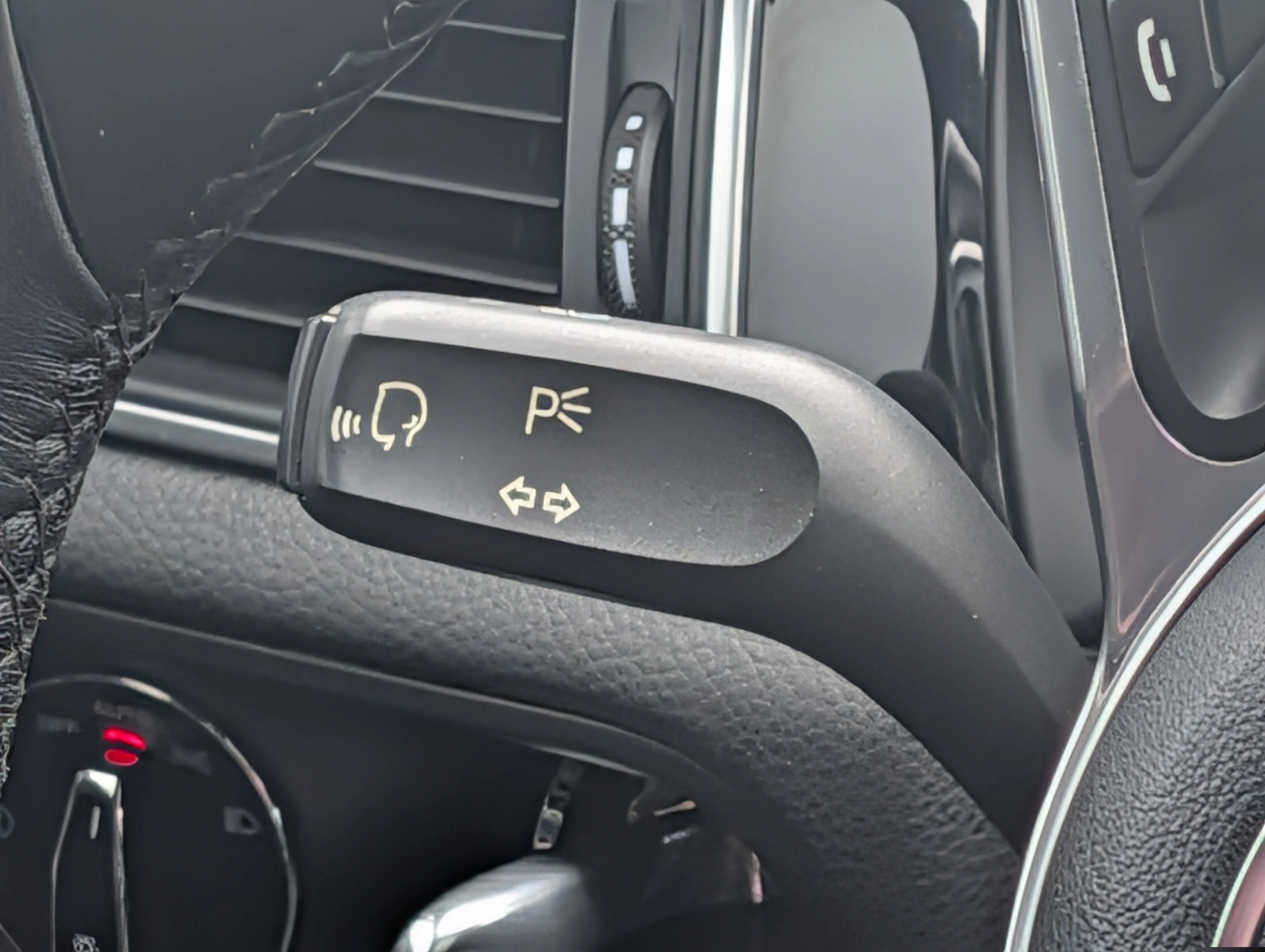 2018 Porsche Macan Turbo - Photo 22