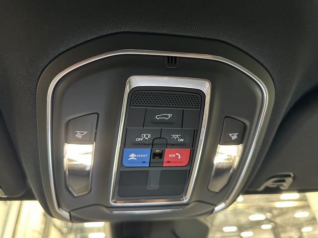 New 2026 Bright White Clear-Coat Exterior Paint Jeep Limited Altitude image 40