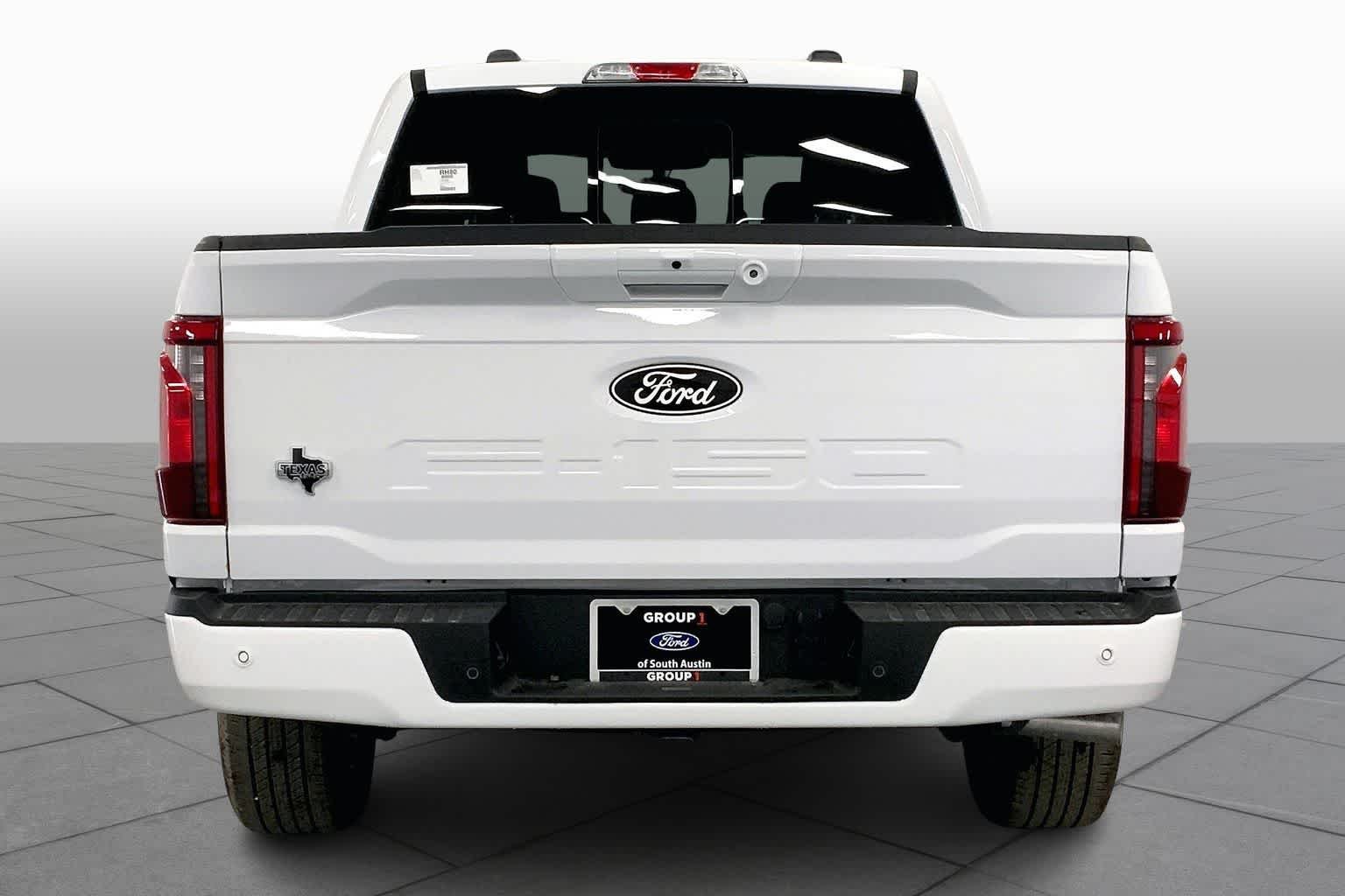 New 2026 Oxford White Ford XLT image 4