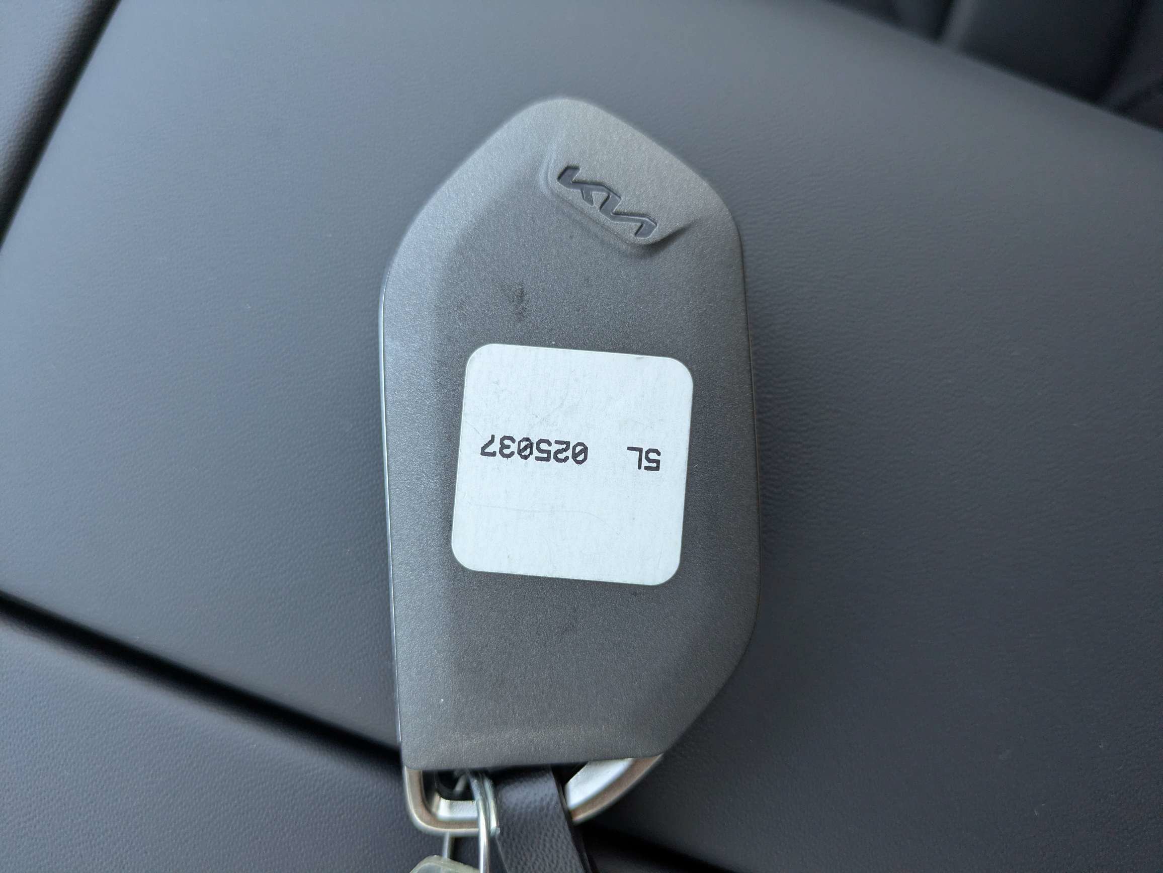 New 2027 Glacial White Pearl Kia EX image 39