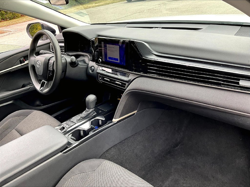 Used 2025 White Toyota LE image 14
