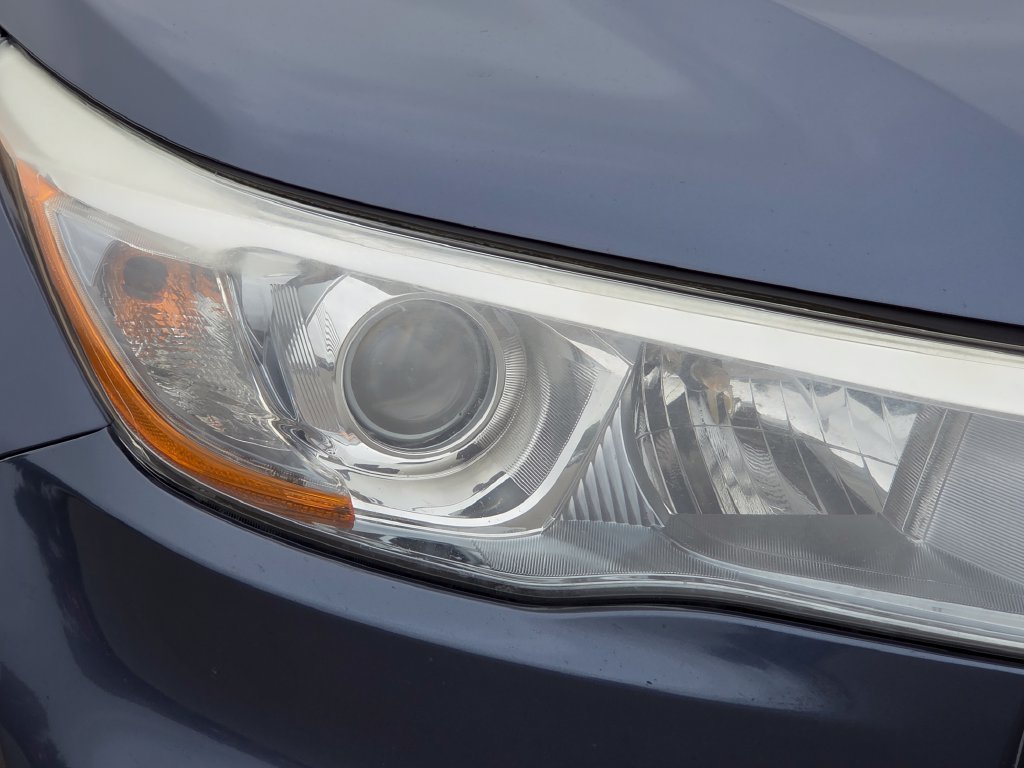 Used 2016 Blue Toyota XLE V6 image 14