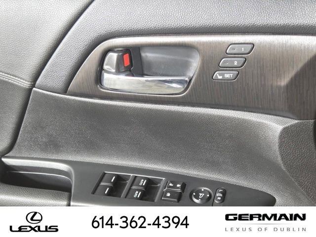 Used 2013 Black Honda Touring image 27