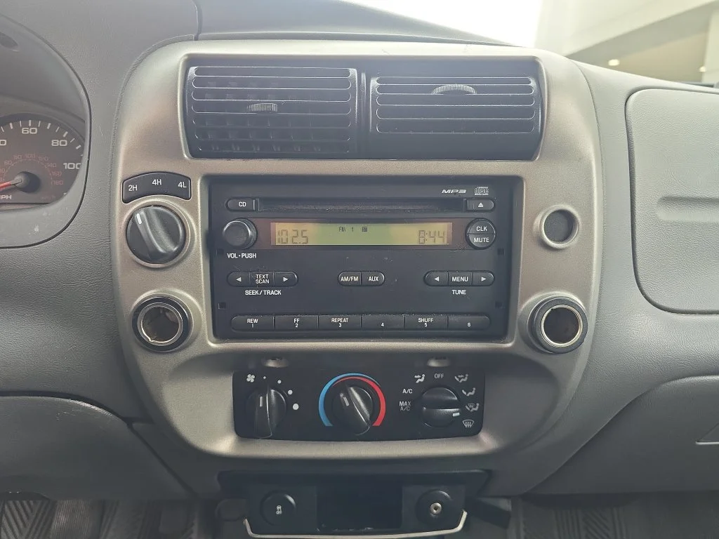 Used 2010 Red Ford XLT image 23