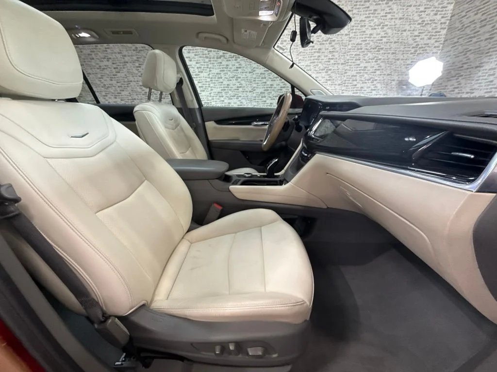 Used 2020 Red Horizon Tintcoat Cadillac Premium Luxury image 12
