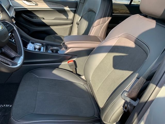 New 2027 Sting-Gray Clearcoat Jeep Laredo Altitude image 11