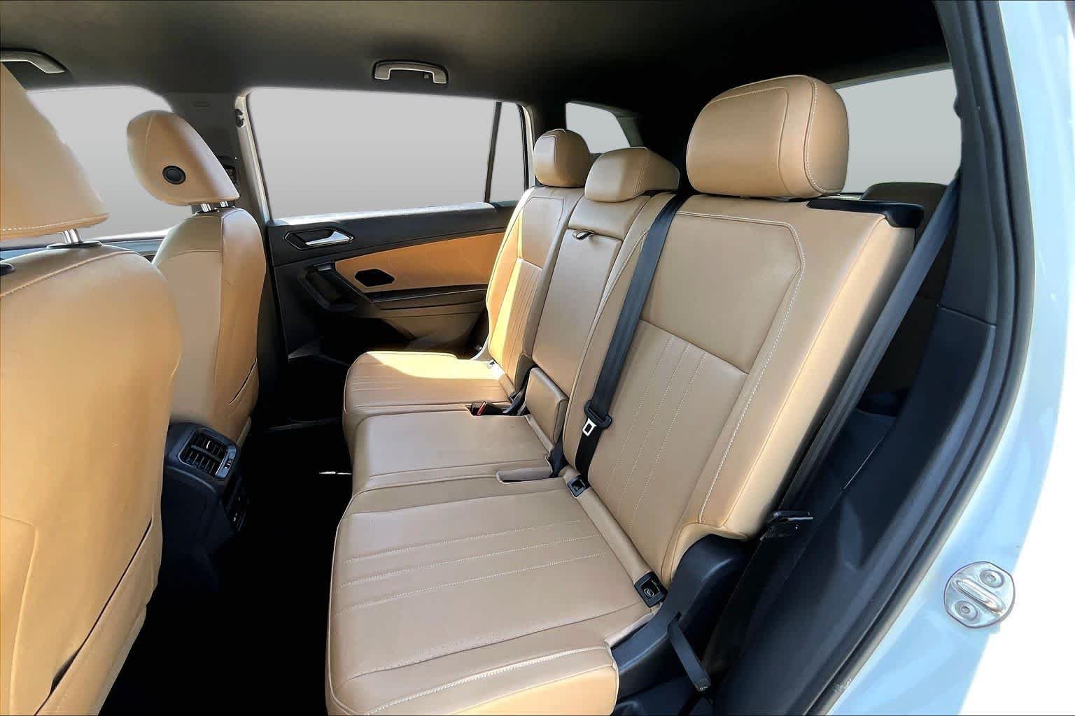 Used 2022 Pure White Volkswagen SE image 21