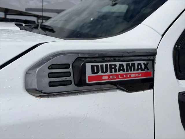 New 2026 White GMC AT4 image 3