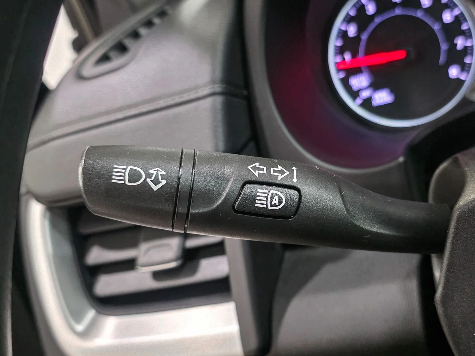 Used 2024 Black GMC SLE image 35