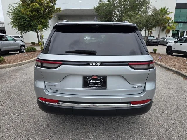 Certified Used 2024 Silver Jeep Limited image 11