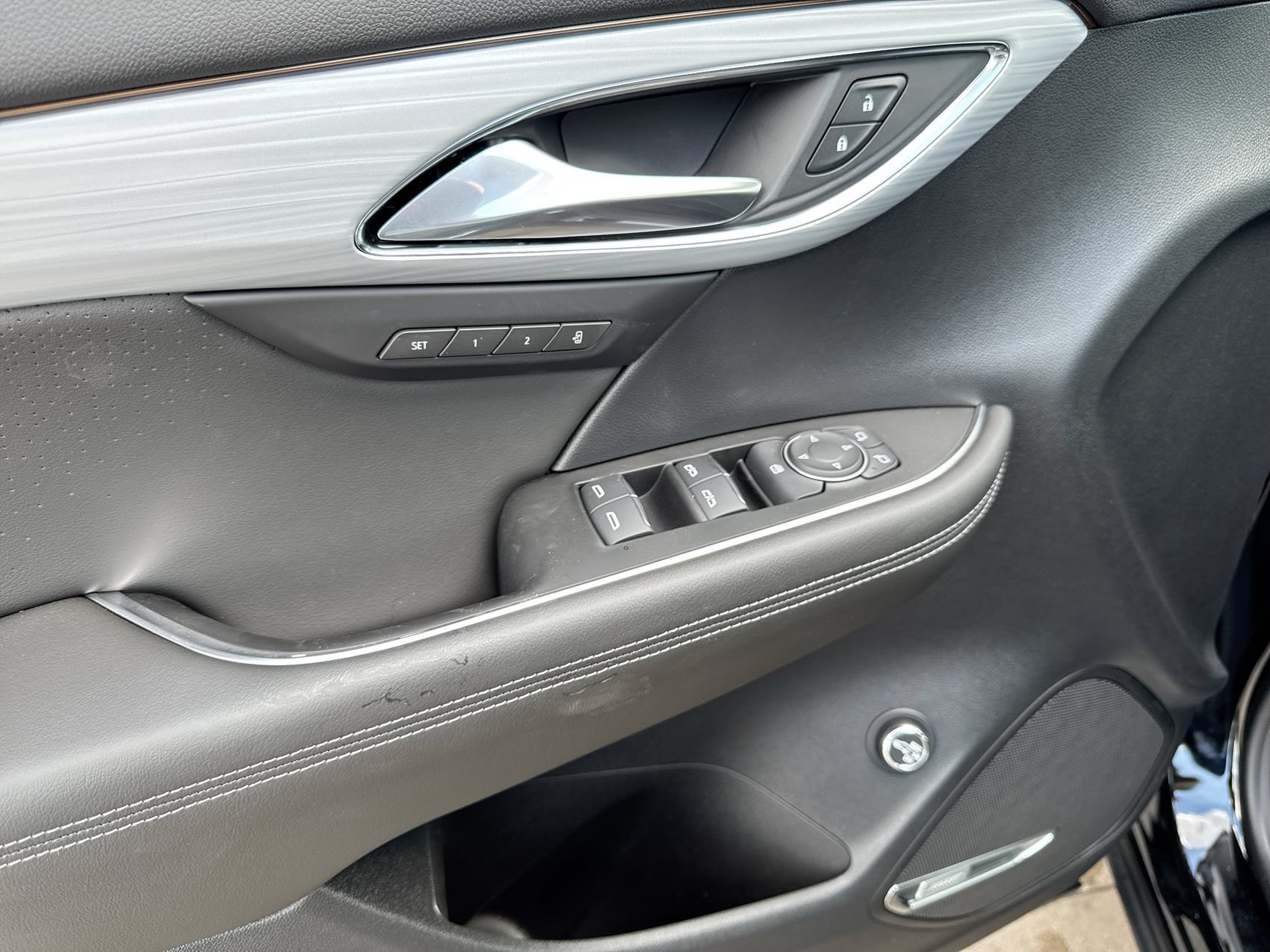 New 2026 Ebony Twilight Metallic Buick Avenir image 13