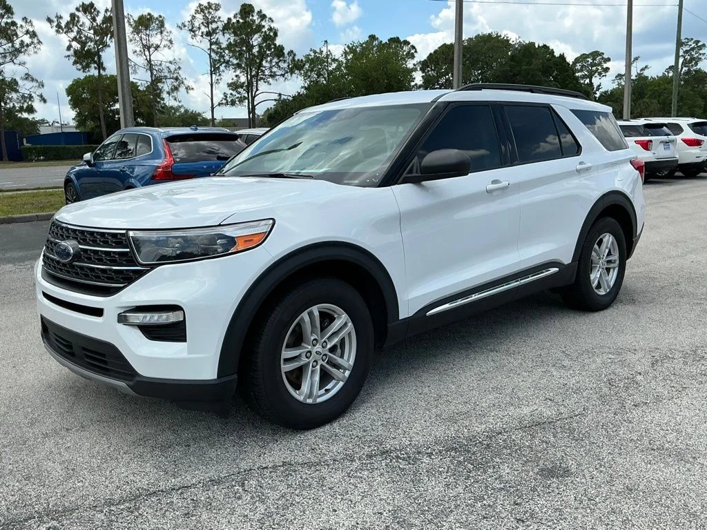 Used 2023 White Ford XLT image 1