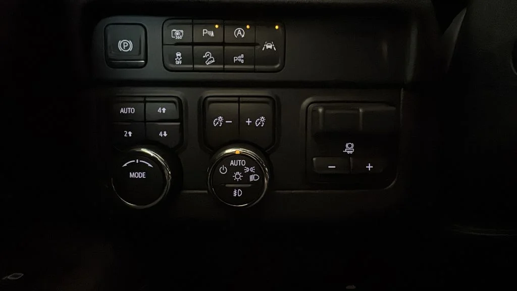 2026 Chevrolet Suburban Premier - Photo 36