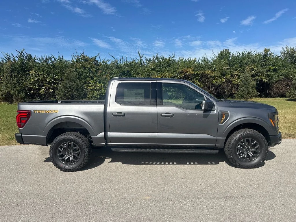 New 2026 Gray Ford Tremor image 15