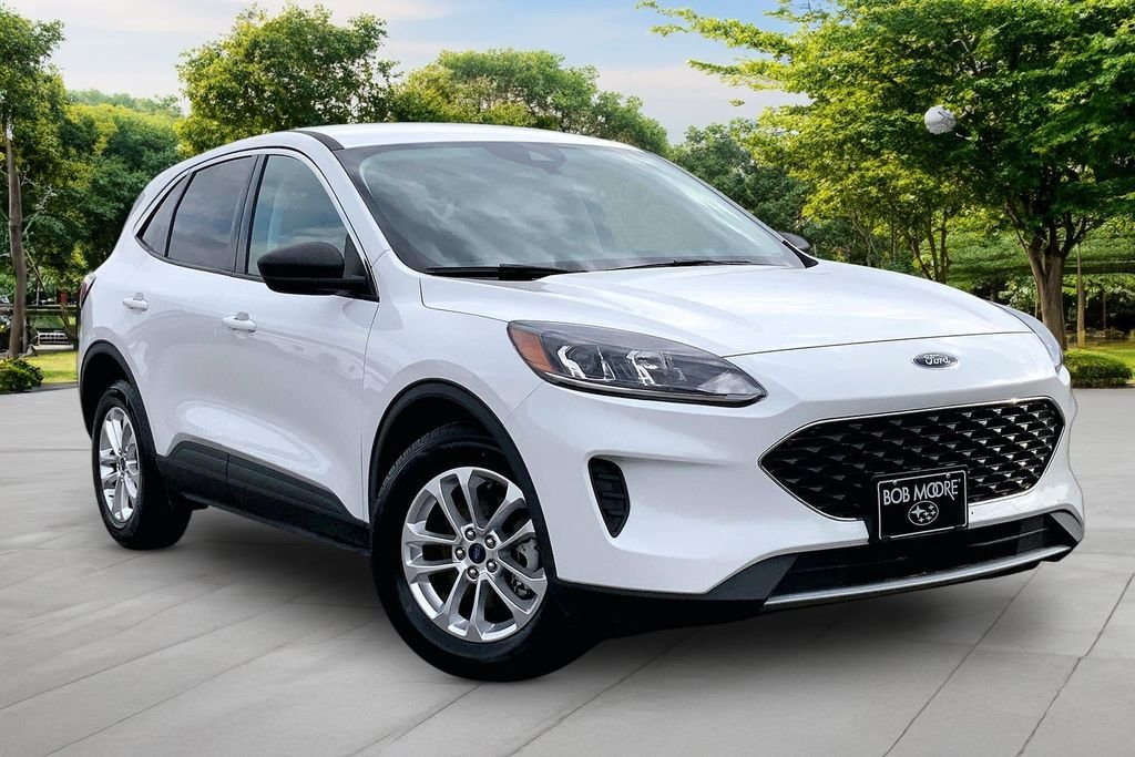 Used 2022 White Ford SE image 3