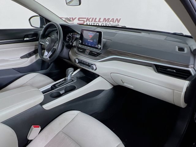 Used 2025 Black Nissan 2.5 SV image 36
