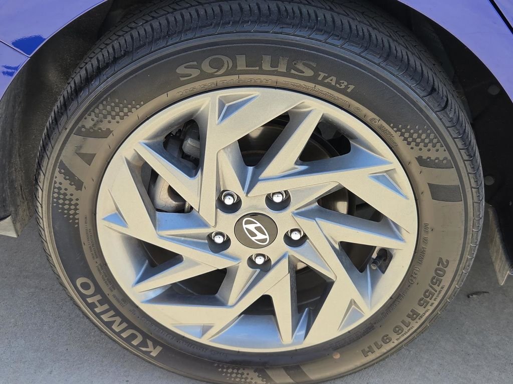Used 2024 Blue Hyundai SEL image 5
